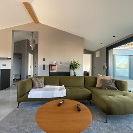 Moderne Ferienwohnung Stephanskirchen エクステリア 写真