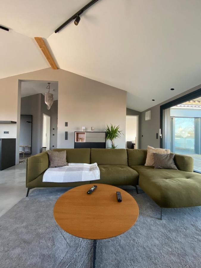 Moderne Ferienwohnung Stephanskirchen エクステリア 写真